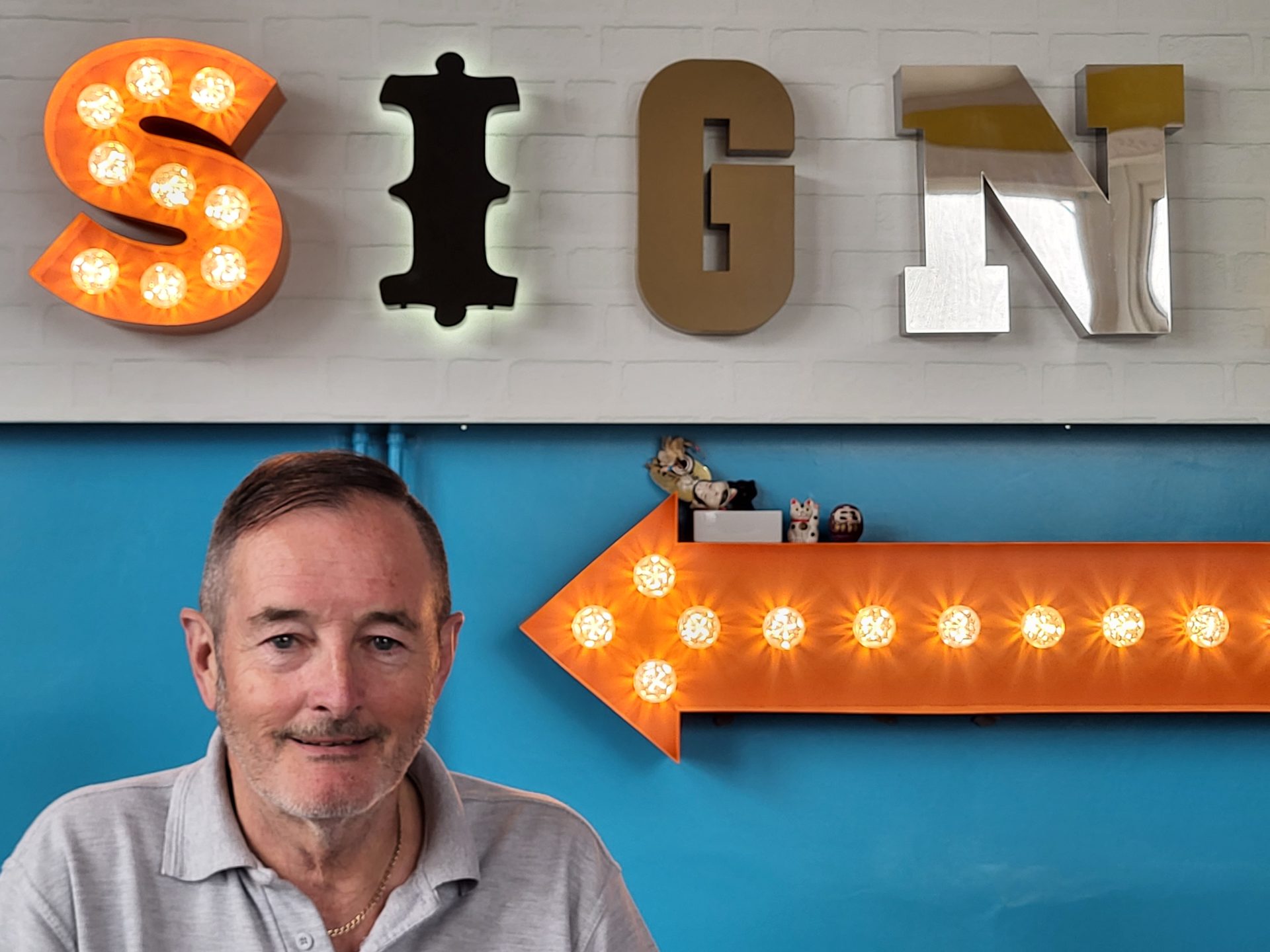 Shaun Bennett Links Signs